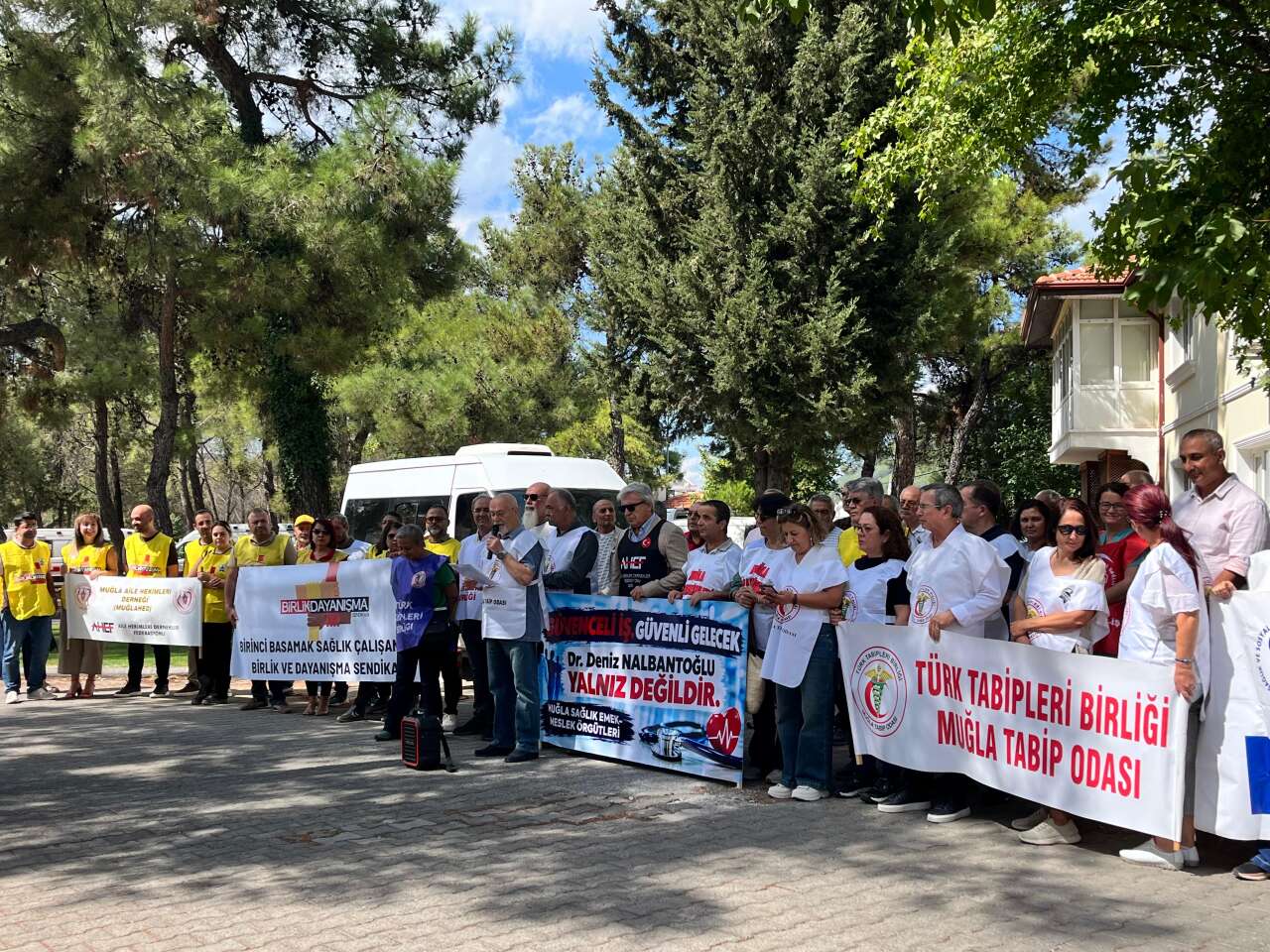 Muğla’da Dr. Deniz Nalbantoğlu’nun Sözleşme Feshine Tepki: “180 Günümü Çok Gördünüz?” 1